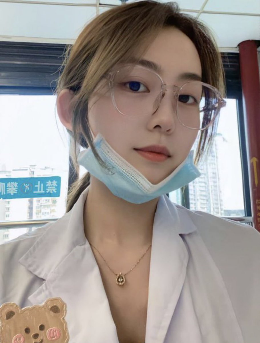 JoeCarter14232's tweet photo. 30+的医生，接触过那么多女护士，见多识广，有问题尽管问！男粉丝们可要好好珍惜我这个朋友。

别问我什么科室，自己猜 https://t.co/8SvTKyhIby