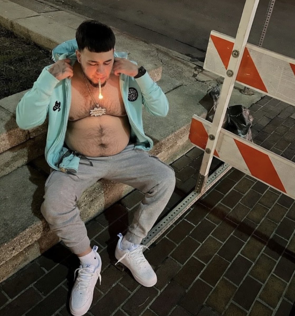 icyjj47's tweet photo. Took him home to use that pussy 😮‍💨 https://t.co/ObDb4dhbBs