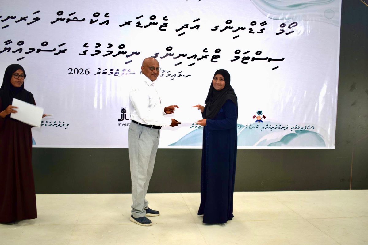MFAORmv's tweet photo. ޖެންޑާ އެކްޝަން ލާނިން ސިސްޓަމް(ގާލްސް) އަދި ހޯމް ގާޑްނިން ތަމްރީންތައް ށ. ޅައިމަގުގައި ކުރިޔަށް ގެންގޮސްފި.
އުތުރުގެ ތިން އަތޮޅަށް ޚާއްސަކޮށްގެން ކުރިޔަށް ގެންދާ މެޕް ޕްރޮޖެކްޓްގެ ދަށުން ކުރިޔަށް ގެންދިޔަ  ތަމްރީންތަކުގައި ޅައިމަގުގެ 25 ފަރާތެއް  ބައިވެރިވި. އަދި ހޯމް ގާޑެނިން ތަމްރީންތައް 24 ފަރާތަކުން ވަނީ ފުރިހަމަ ކޮށްފަ.