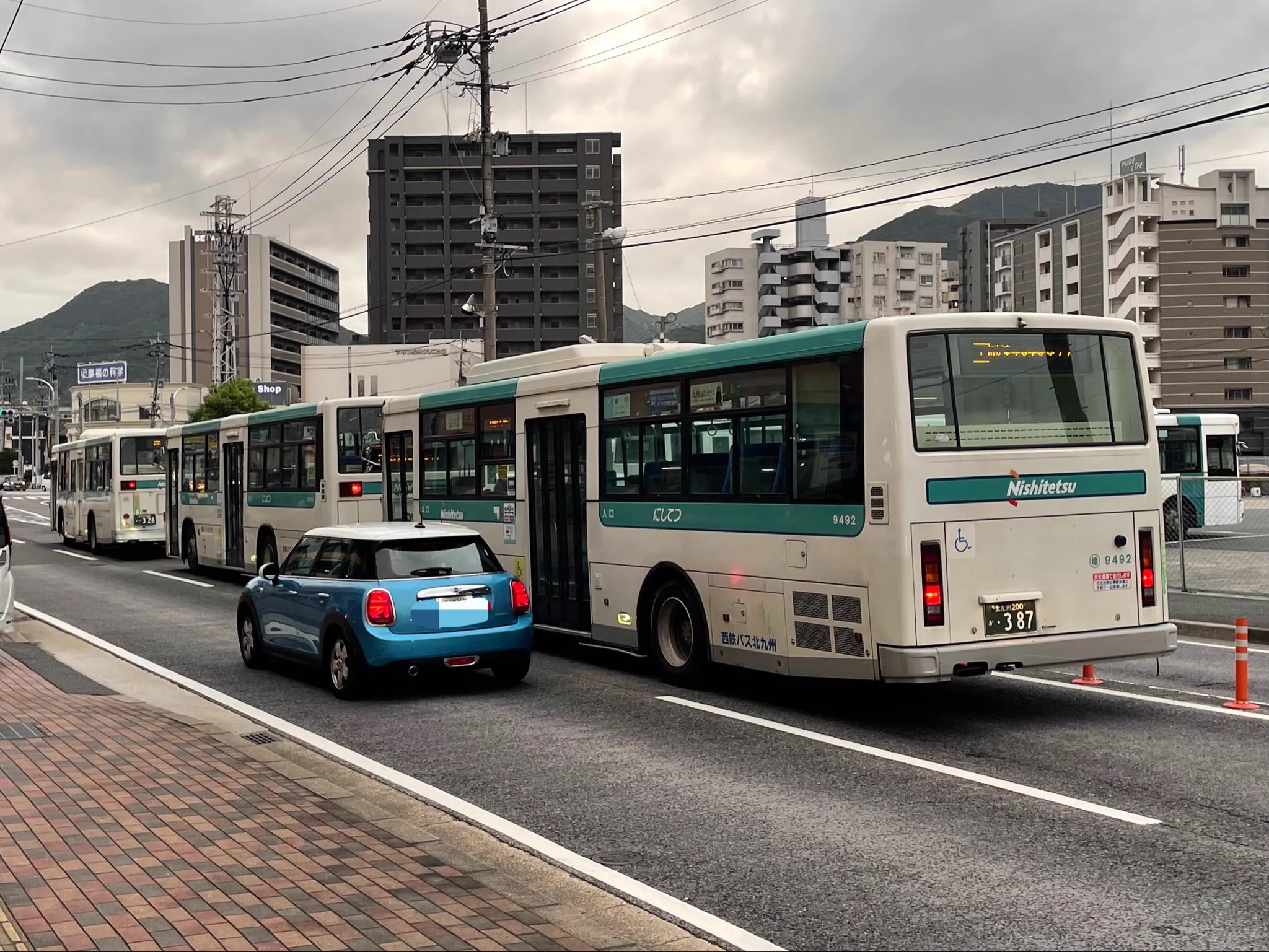 もじ鉄ふーみん na platformě X: „先程砂津にて、数が比較的少ない電車