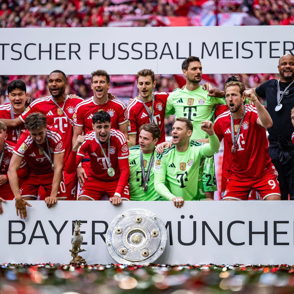 ActuFoot_'s tweet photo. 🚨🚨 OFFICIEL ! LES NOMMÉS POUR LE CLUB MASCULIN DE L’ANNÉE AU BALLON D’OR 2026 !!!! 🎖️👨

👇
🇫🇷 Paris Saint-Germain
🏴󠁧󠁢󠁥󠁮󠁧󠁿 Arsenal
🇩🇪 Bayern Munich
🇳🇴 Bodo/Glimt
🇧🇷 Flamengo

@ballondor https://t.co/PxBeuN3wun