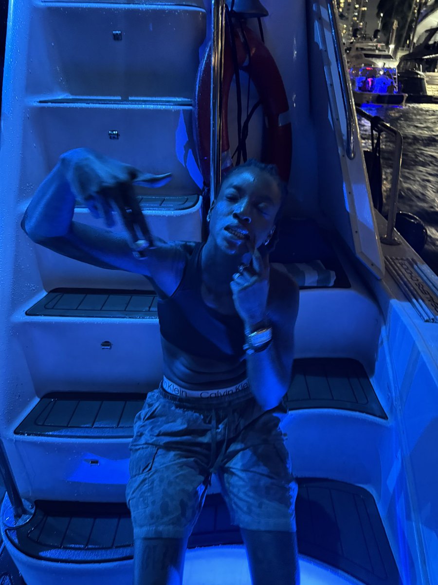 joysdumbshit's tweet photo. Mannnnn ya hoe in my dm and I’m tired of ts https://t.co/zI9OK3Hl48