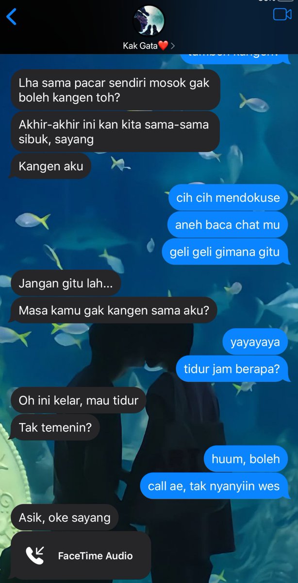 moawazznies's tweet photo. #CookieShoe 🍪 👟 one tweet chatfic 

Ini apaan? Ya itu lah gegara si papa ketinggalan karaoke si papip cenah ☺️☺️☺️ mksie smsm (bukti terlampir di bawah yh mwah) https://t.co/pboXbGLFR5