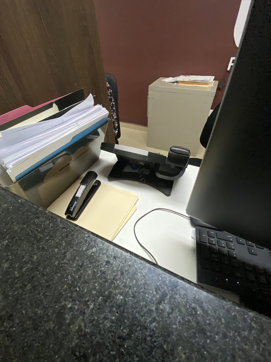 Mandru_'s tweet photo. Yo voy a dejar la vida de oficina en oficina. 😭 https://t.co/turlqakeB0