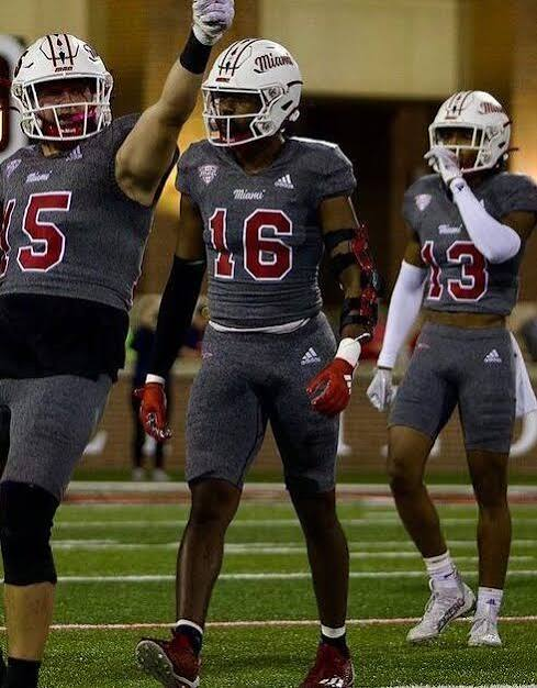 ij_2121's tweet photo. Can't wait to be in Oxford on Saturday to watch the first home game of the season. Thank you @LeoOtt123 for the invite.
@MiamiOHFootball @AlterHSFootball @sixstarfootball https://t.co/Te23I4IcOS