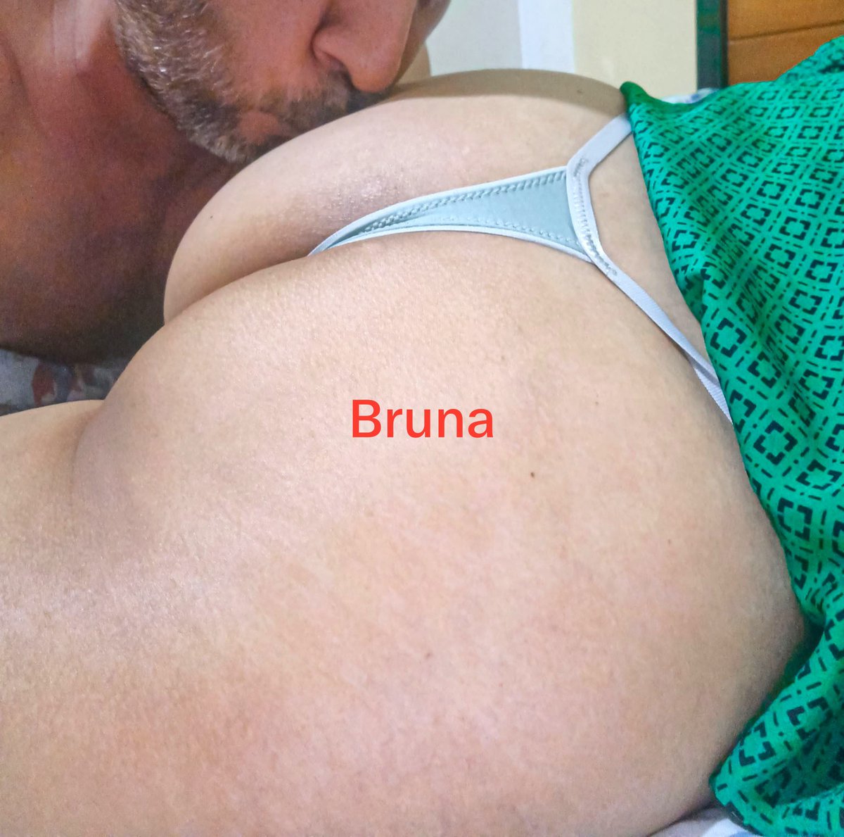 BrunaDebora2025's tweet photo. Buen día nenes, así es como nos gusta a las mujeres que nos den el beso de los buenos días 🥰🥰🥰
#MilfEnTanga #MilfCulona #CuloEnTanga #BuenosDias https://t.co/oPorByfihw