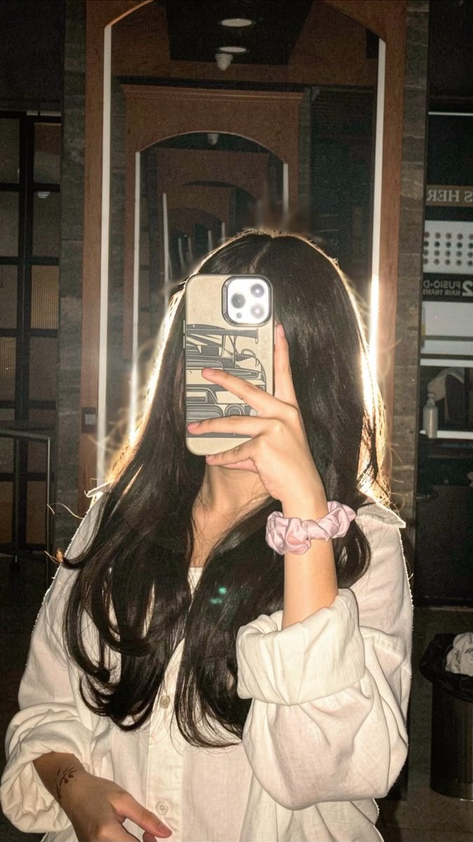 AlexanderBbh4e2's tweet photo. 【急募】長くなってしまいますがHBLディプロマ取得済・美容師免許のない方に質問です。
私は美容師免許を持っていません。今は会社員をしています。今年初めてHBLを施術してもらって感動し、すぐさま調べたら資格が取れるという事で講習を受けに行き、講習時にも美容師免許なくてもOK、仕事にできる… https://t.co/UT9UrKxuIk