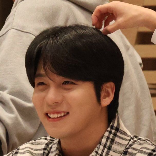 veofon's tweet photo. 언제나 넌 나의 매일을 환하게 비췄어 https://t.co/ydEfZZav5L
