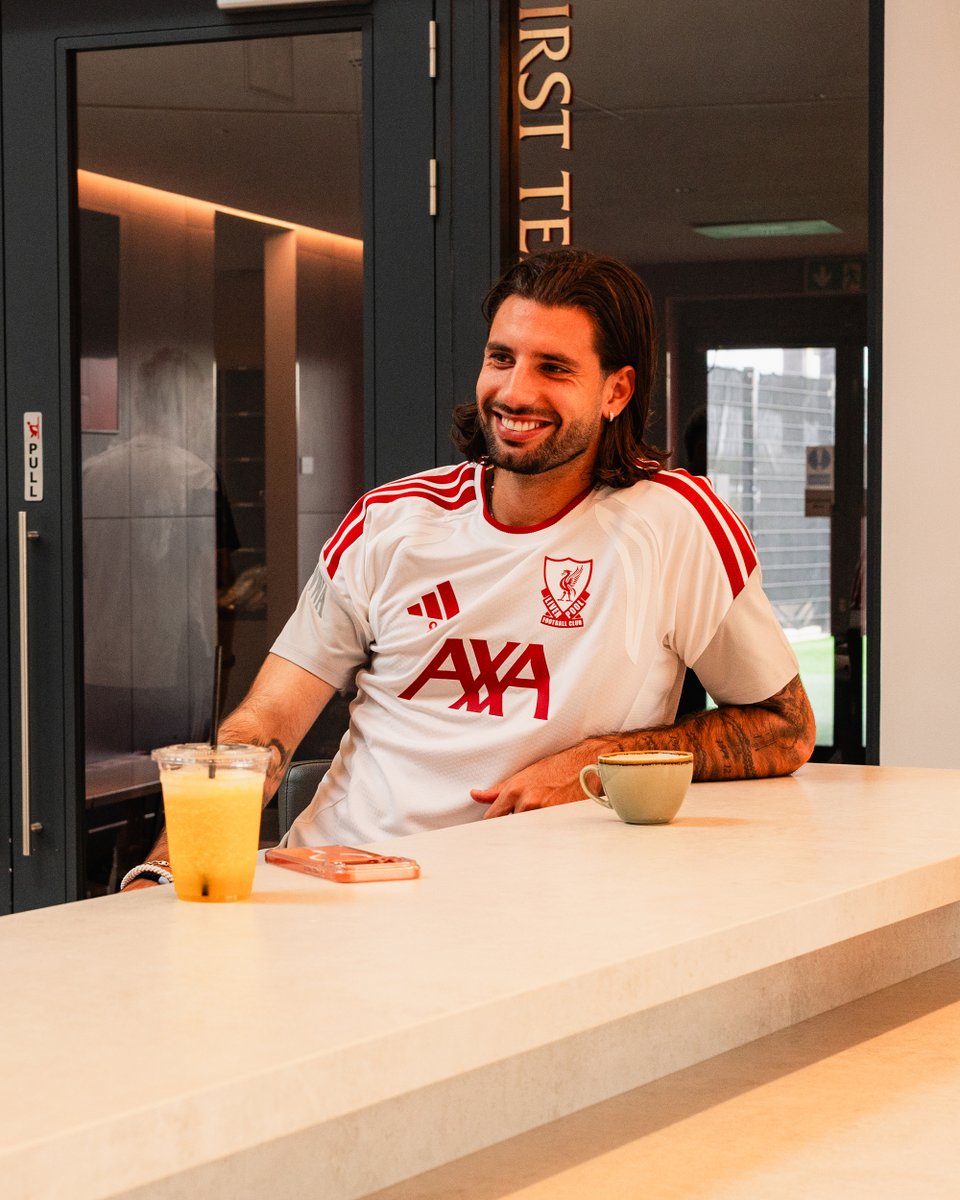 LFC's tweet photo. Around the AXA Training Centre 📌📸 https://t.co/oaA5O0xPpL