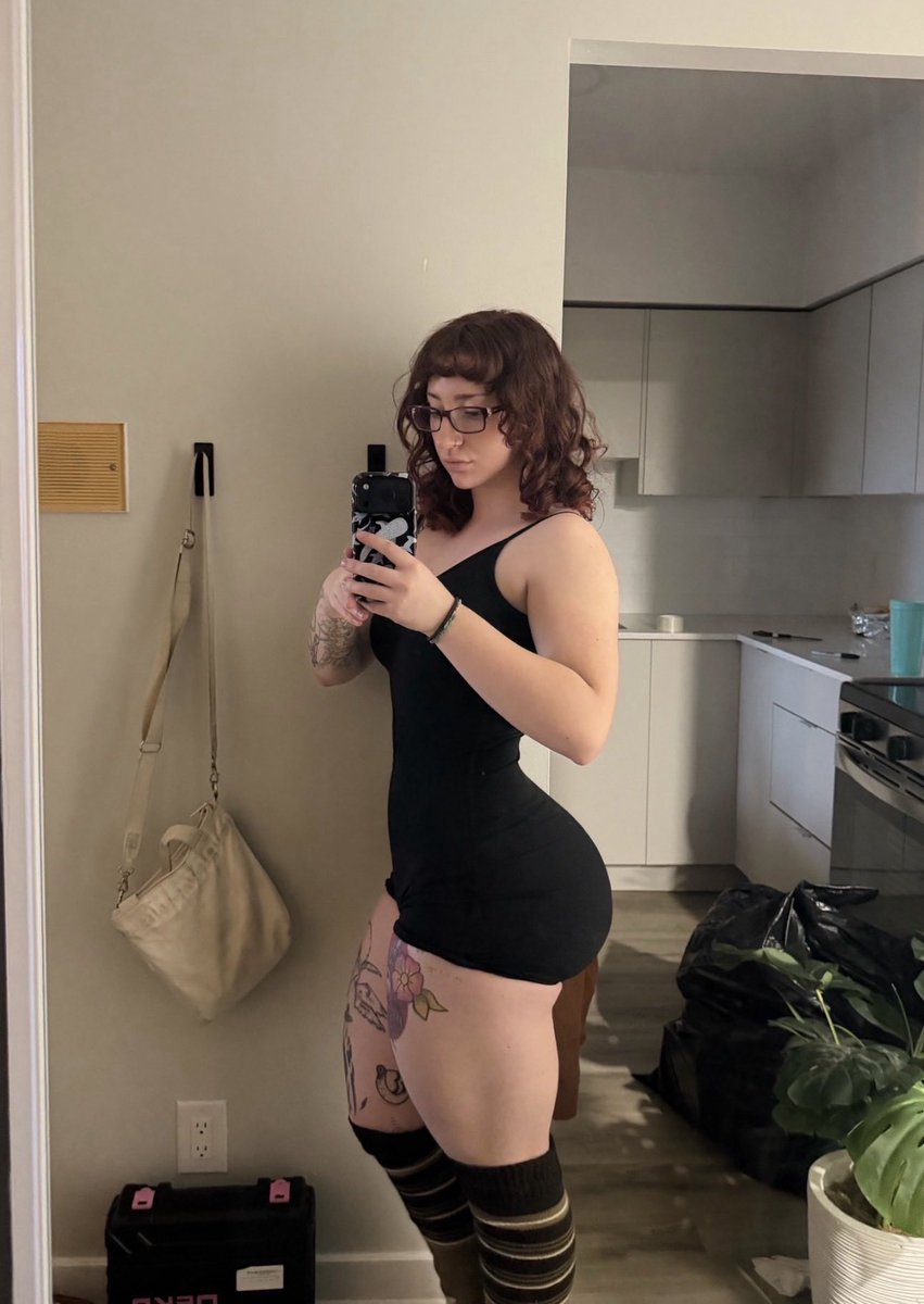 Mattie5k's tweet photo. This ass needs to be clapped 🍑🥹💦 #sanantonio #satxgirls #nsfwtwt https://t.co/tmvGn48ter