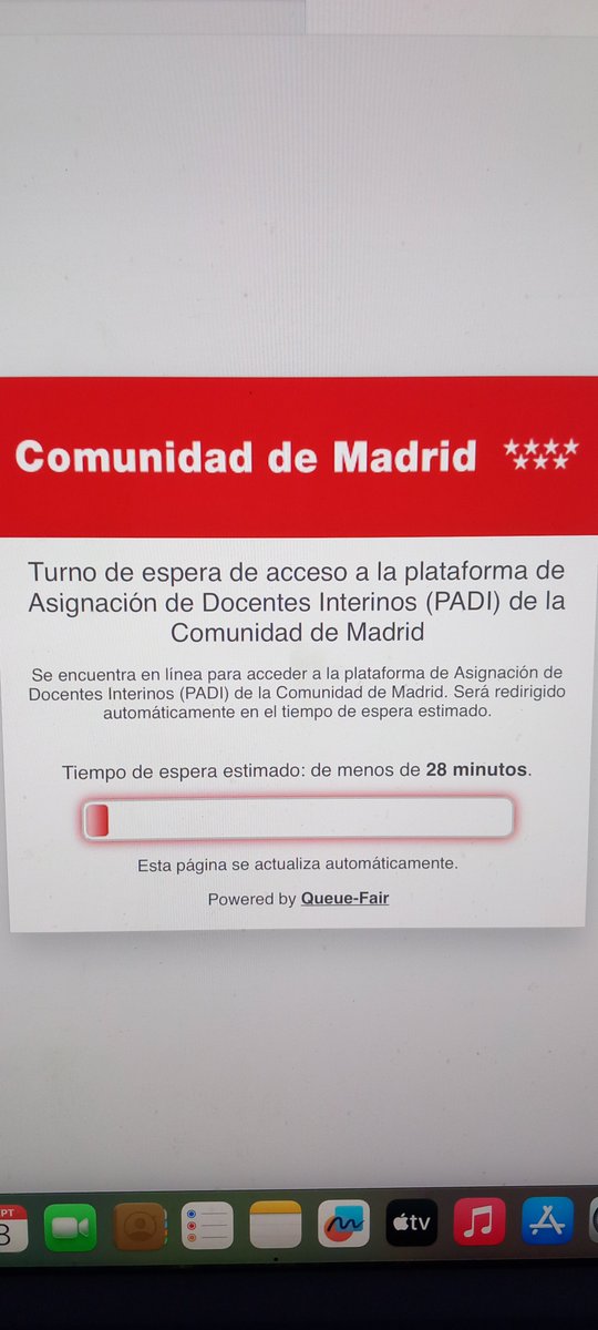 elarrones's tweet photo. Cientos de profesores tienen que ordenar cientos de colegios para su destino de este curso y al acceder a la plataforma te encuentra con media hora de espera.
Curso que ya ha empezado, por cierto, faltando esos cientos de profes en los coles los primeros días. https://t.co/26nH1wTGmA