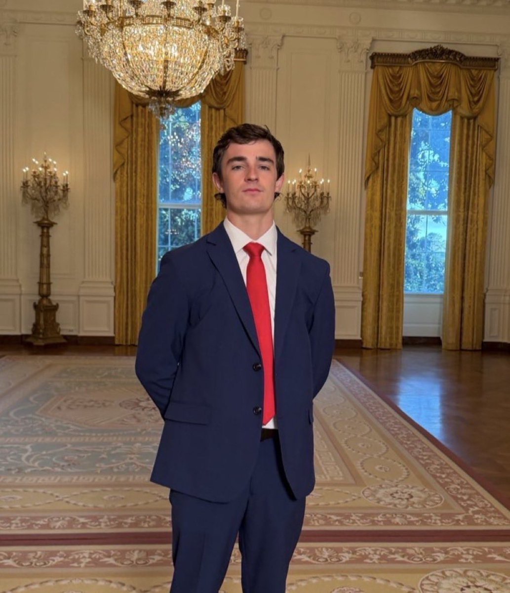 Phillip_Buch's tweet photo. Not CBS

Not PBS

Not CNN

Not ABC

Not MSNBC

Not Fox News

Not 60 Minutes

Not New York Times

Not Washington Post

Not Associated Press

But an independent Journalist on 𝕏, exposed millions of Fraud with a hoodie and a camera

KEEP GOING NICK SHIRLEY https://t.co/KxMp5ENeUl
