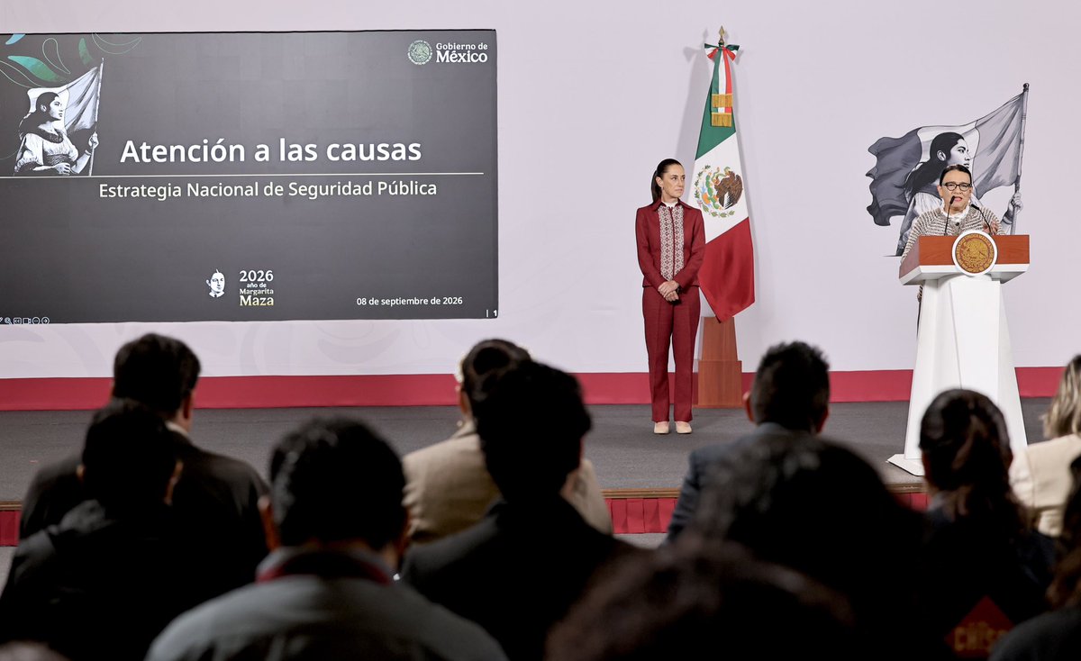 rosaicela_'s tweet photo. En la #MañaneraDelPueblo, encabezada por la Presidenta @Claudiashein, informamos que con #AtenciónALasCausas, que coordina esfuerzos de 53 instituciones del @GobiernoMX, se han brindado 8.6 millones de servicios y trámites en todo el país y se contribuye a bajar los índices delictivos. Los resultados llegan directamente a las comunidades, especialmente a nuestras juventudes, porque es nuestra responsabilidad abrirles caminos para que vivan con libertad, encuentren su vocación y sean felices. 🇲🇽🕊️ @RocioBarcenaM