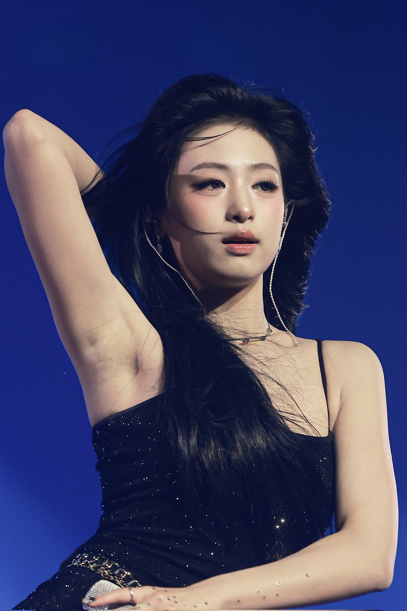 Kp9yl4's tweet photo. 아현의 옆구리를 핥고 싶다 https://t.co/9IjCl5UtnN