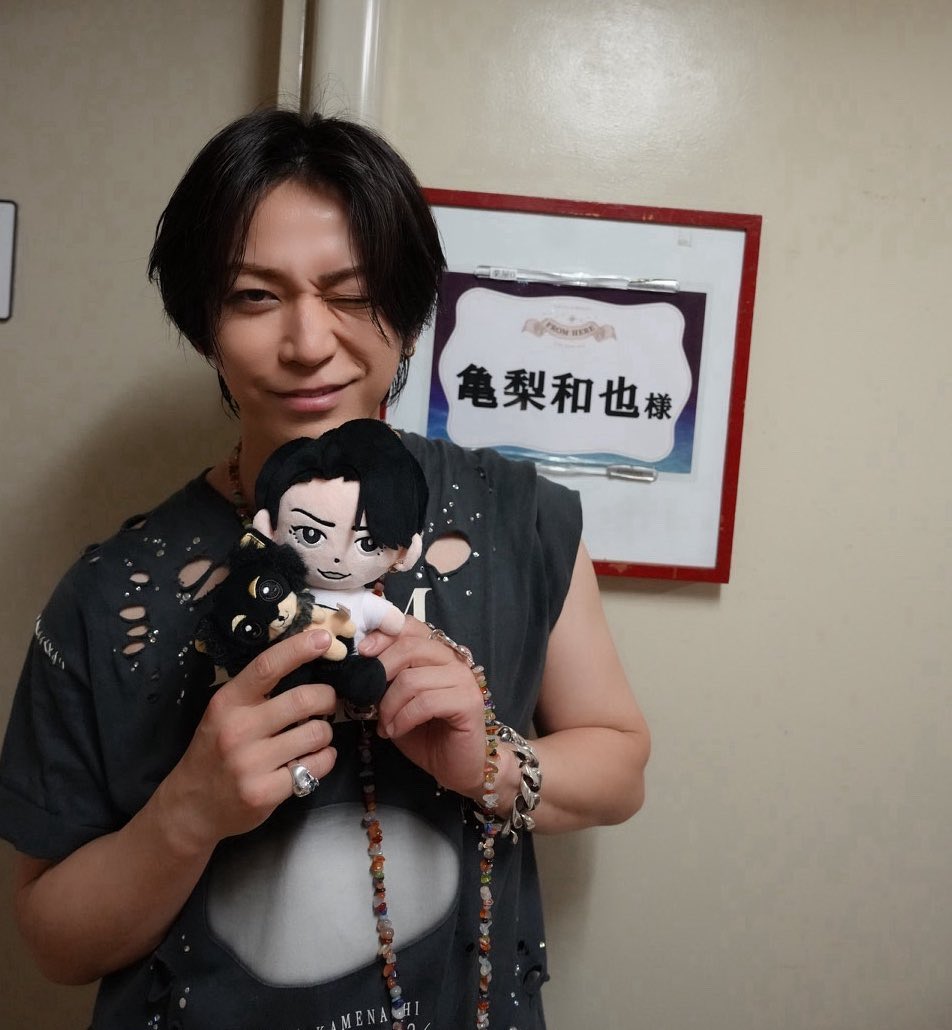 nc_kkx2's tweet photo. 福岡公演めっちゃくちゃあ楽しかったあ🐢💕💕💕安定のキラキラつやつや亀梨くん🥹🫶KAT-TUNのお話しもしてくれてだいすき！！あと亀梨くんの生しゃっくりかわよすぎたw🥲🙏
オーラスまで楽しんでね🤭💕💕
#亀梨和也
#FROMHERE https://t.co/0n7Y7PuxBs