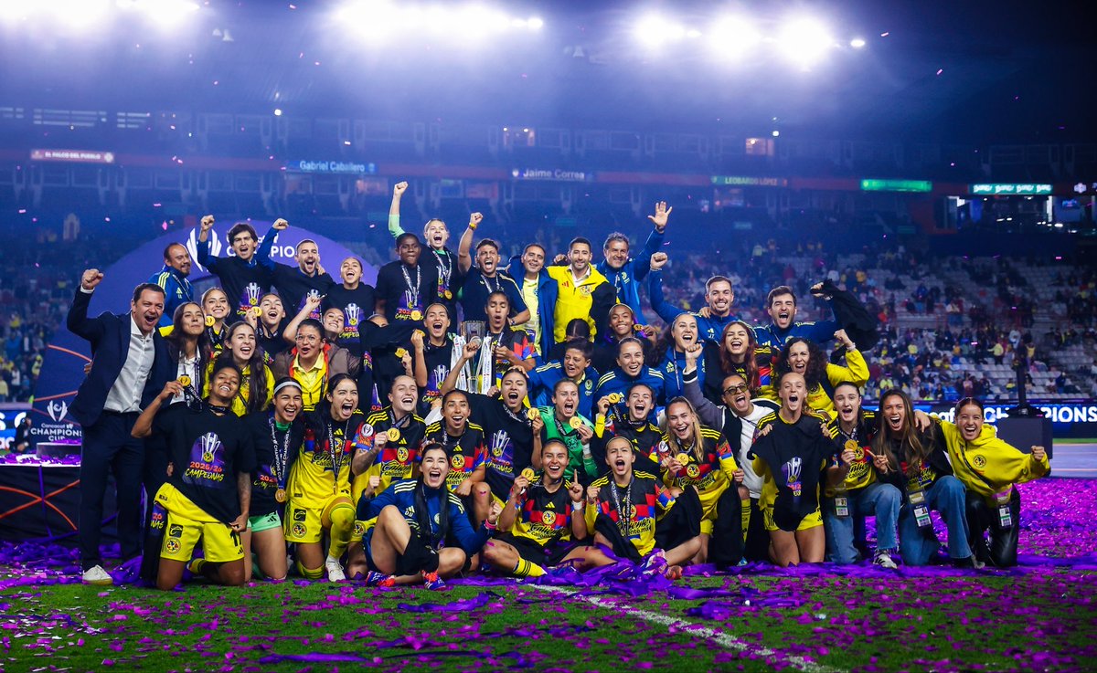 KLuneta26's tweet photo. son GIGANTES, pusieron el futbol femenil mexicano en lo alto y ahora son dignas representantes de ello, que puto orgullo decir que le voy al América femenil y que vi como construyeron esto año con año, felicidades, Super poderosas 🦅 https://t.co/XJ2s05s6DA