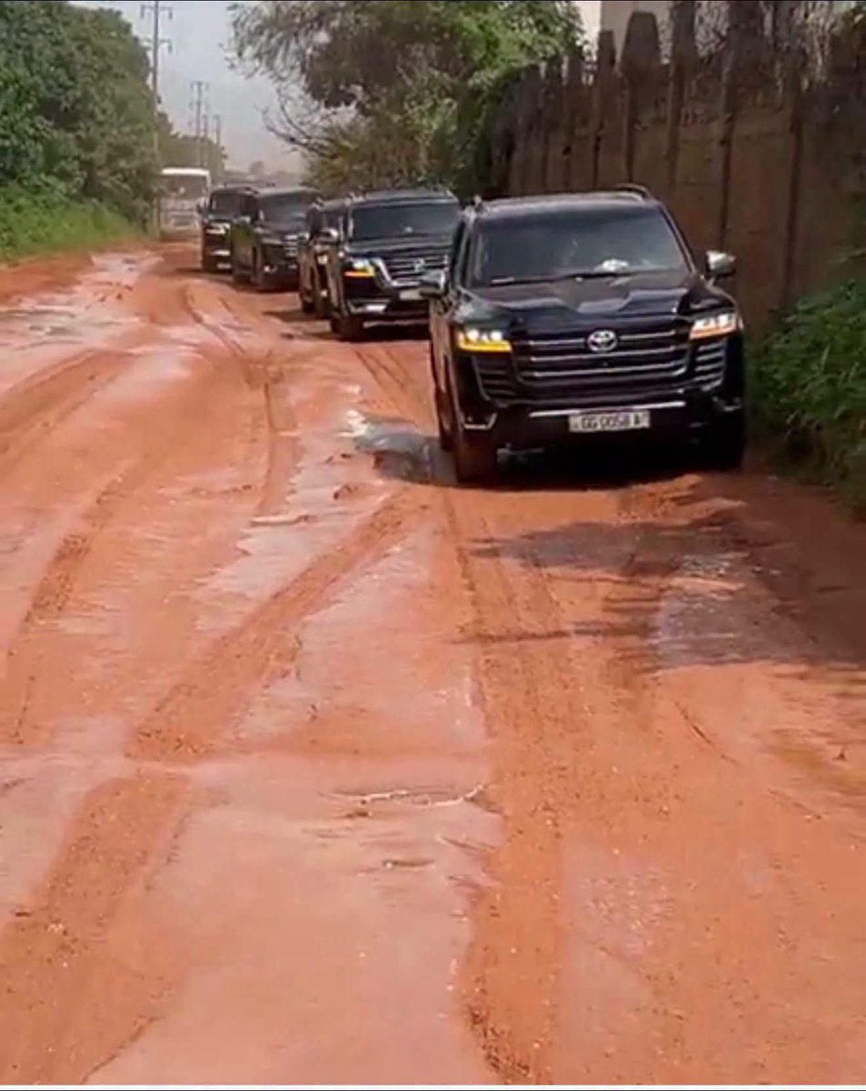 sowore's tweet photo. Foolish Nigerian politicians spends heavily on some of the world’s most expensive automobiles, yet they ultimately forget to build the roads needed to drive them. https://t.co/iPcxT6g7Zs