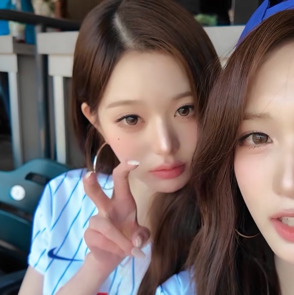 luvwy04's tweet photo. 초절정미녀인데 강아지상인거 진짜 축복이지....... https://t.co/OyPQj2fpfW