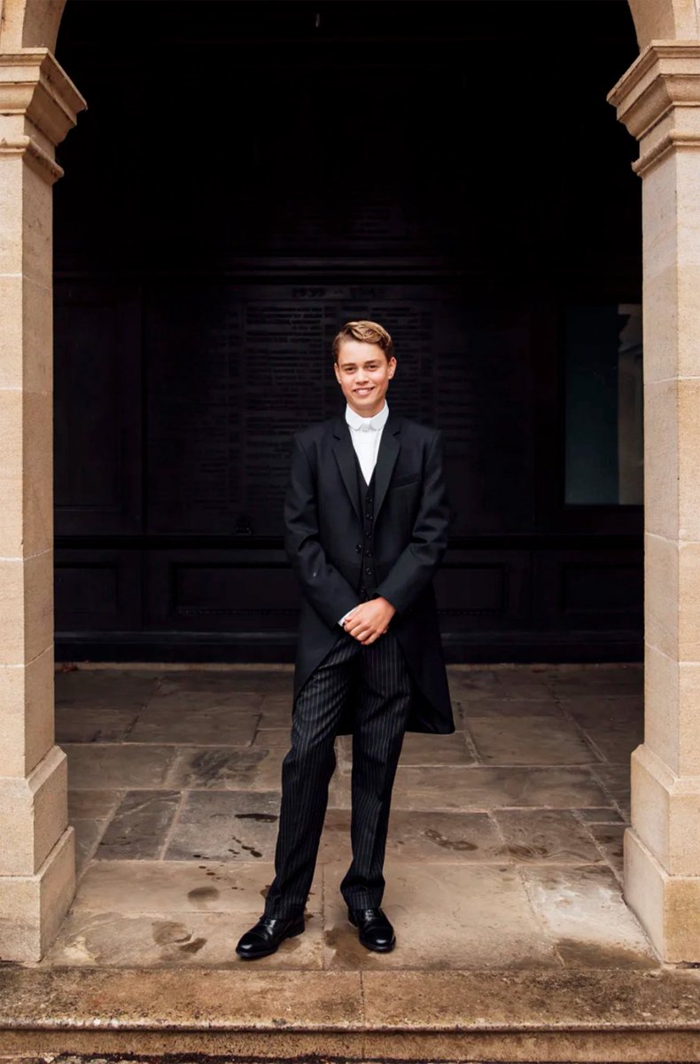 Official_1WG's tweet photo. Wishing Prince George the Very Best

The Welsh Guards would like to wish His Royal Highness Prince George of Wales every success as he begins the next chapter of his education at Eton College today.

Cymru Am Byth

#WelshGuards #PrinceGeorge #EtonCollege #RoyalFamily #CymruAmByth https://t.co/oSSx8Mcs9O