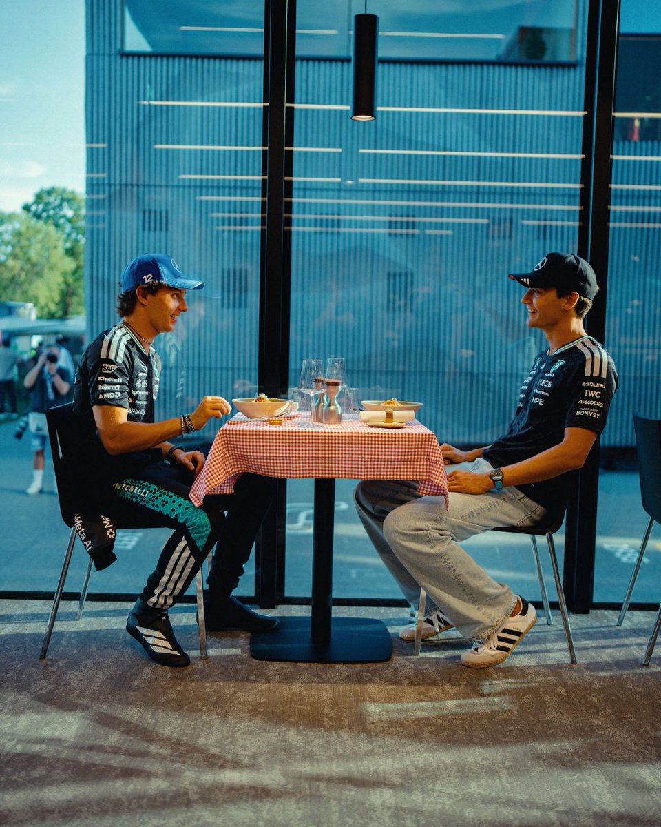 MercedesAMGF1's tweet photo. Che fine settimana! 🇮🇹🤩 https://t.co/xx2CopHg1b
