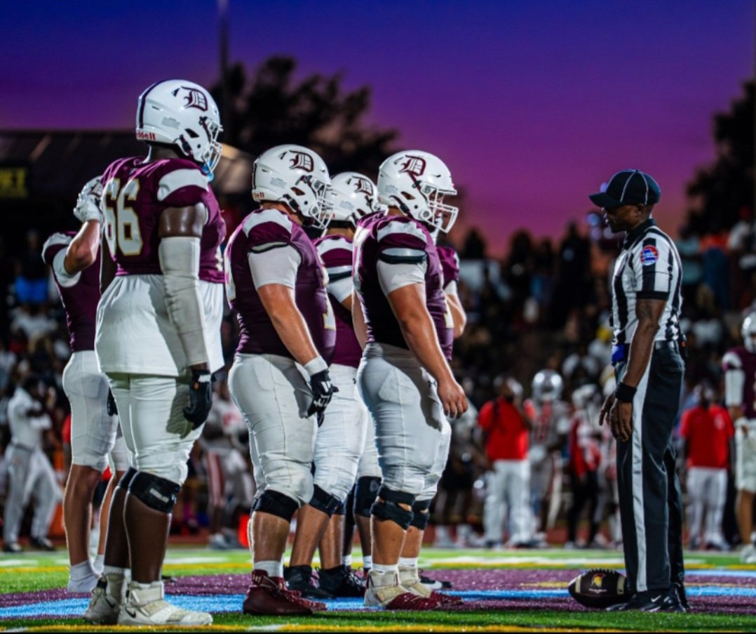 Coach_Edwards66's tweet photo. If you want to go fast, go alone.

If you want to go far, go together.

Spot. The. Ball.
#kinfOLk #AMDG @DeSmetFB https://t.co/H1GGtYbMWt