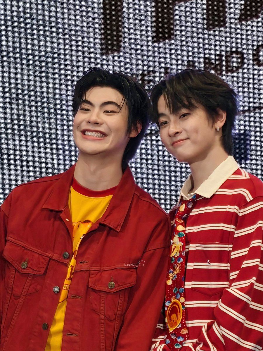 iicexy_S's tweet photo. 08.09.2026 | อันนี้เบเนใครนะ พี่ธีร์ยิ้มเห็นฟันทุกซี่ ส่วนน้องเวฟฟันน้ำนมยังไม่ขึ้นคับ🦷🌊
@tthi_eks @waavetnp 

THEEWAVE X DIT FRUITS
#DITxGourmetMarketxTheeWave

✮ ₊#tthi_eks  #waavetnp 
#theewave #ธีร์เวฟ https://t.co/W3QMQoTJXN