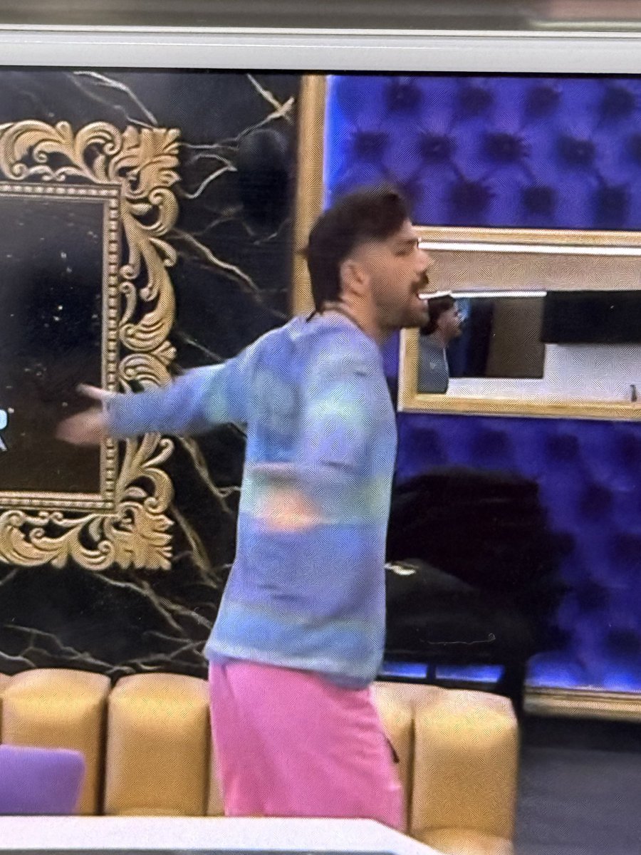PatriciaVenial4's tweet photo. Gracias a Dios hoy nos sacamos de encima a este plomo!! Es lo más vomitivo 🤮 insoportable 
#granhermano https://t.co/21pHwF5GxP