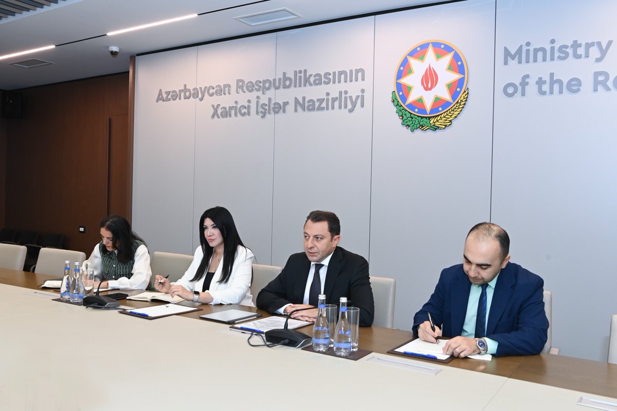 AzerbaijanMFA's tweet photo. Nazir müavini Elnur Məmmədovun ABŞ-nin Ermənistandakı müvəqqəti işlər vəkili Deyvid Alen ilə görüşünə dair mətbuat məlumatı

⬇️⬇️⬇️

https://t.co/qQ4CnstD5j https://t.co/oVaPXqzOMr