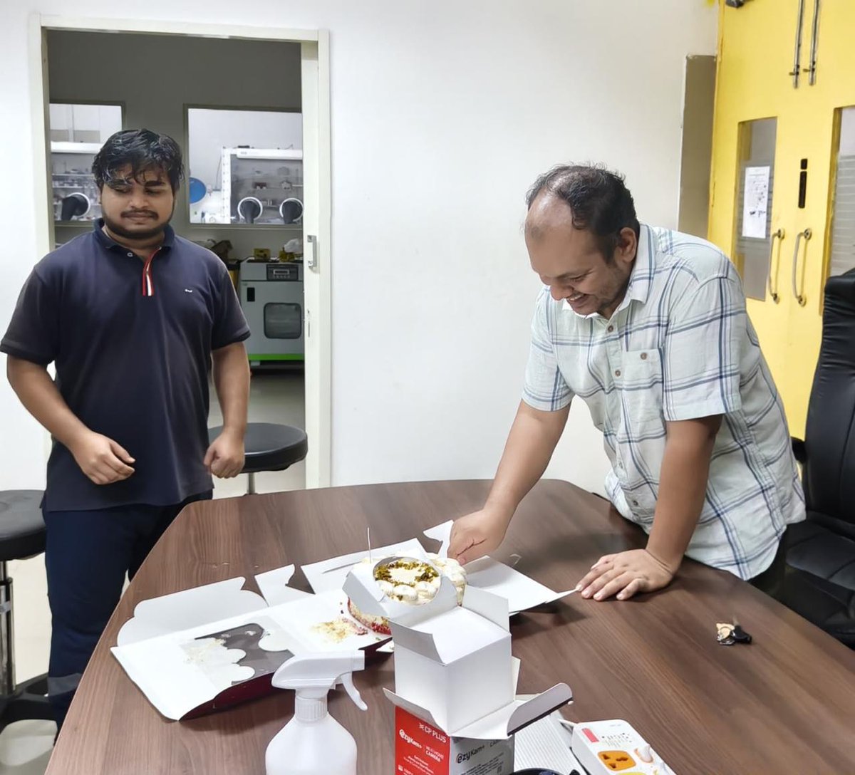 SenanayakLab's tweet photo. Celebrating the spirit of mentorship with cake, smiles, and gratitude! 🎂😊
A memorable Teachers’ Day celebration at
#NDPL @niser_official @PSenanayak @DAEIndia https://t.co/CbtMgPKS8H