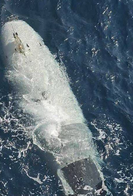 iribnews_irib's tweet photo. 🚨BREAKING
Iranian Navy: One of the US military's most advanced unmanned underwater vehicles was seized by Iranian armed forces at the entrance to the Strait of Hormuz during a complex intelligence and field operation and brought into Iran. https://t.co/zCl6a1ph0g