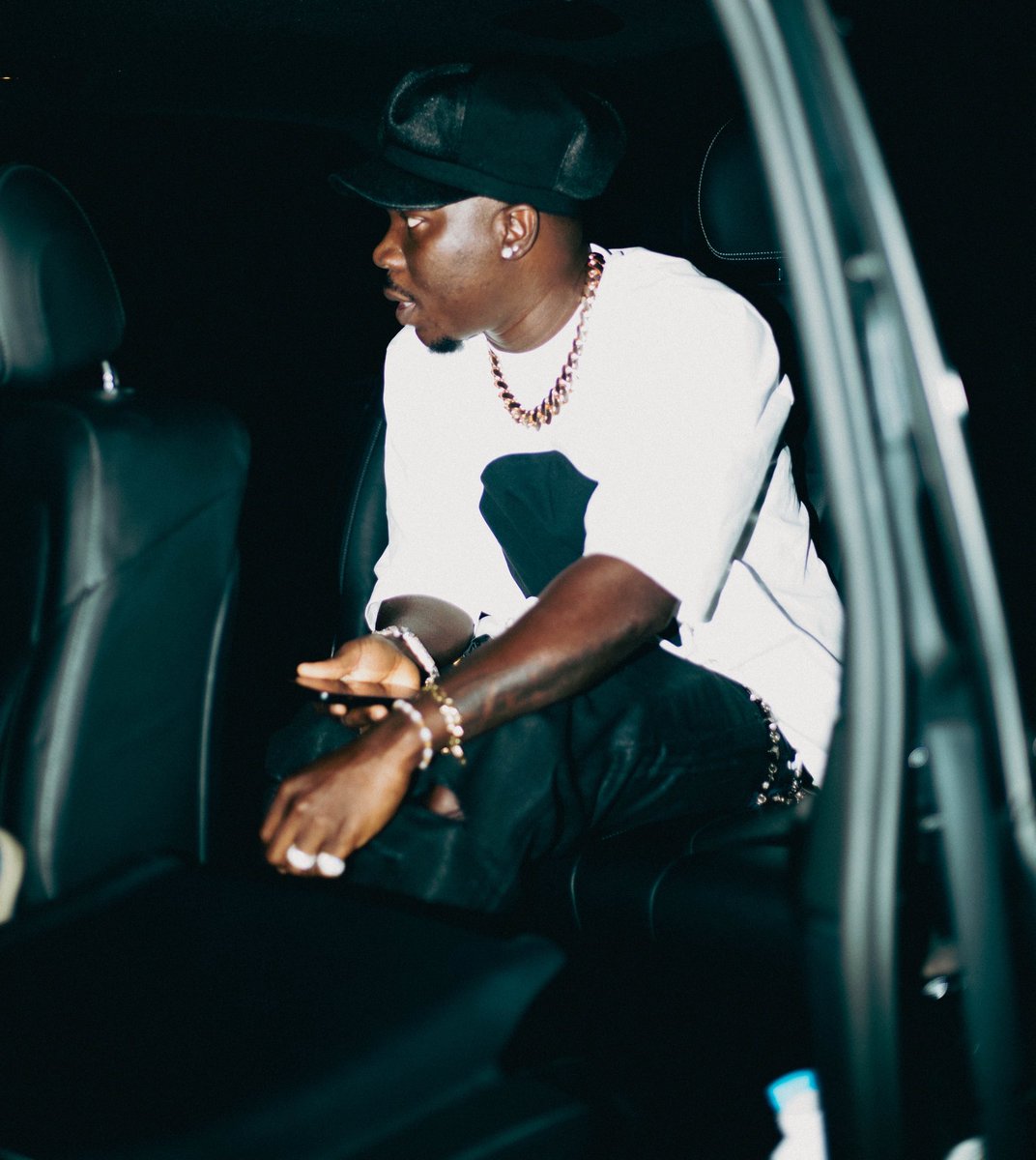 stonebwoy's tweet photo. 🦁 #WakeUp

https://t.co/4DgNHhU6Q9 https://t.co/6XrdchWQGe