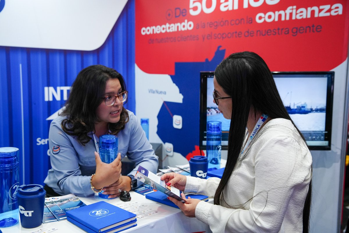 AdrianaMiraSV's tweet photo. 🌎🤝 Acompañamos una nueva edición de @expologisticasv, un espacio que reunió a empresas líderes para promover la innovación, la competitividad y el desarrollo del sector logístico.

Durante el evento se abordaron soluciones en:

✅ Cadenas de suministro
✅ Comercio internacional https://t.co/TjyRwNrRES