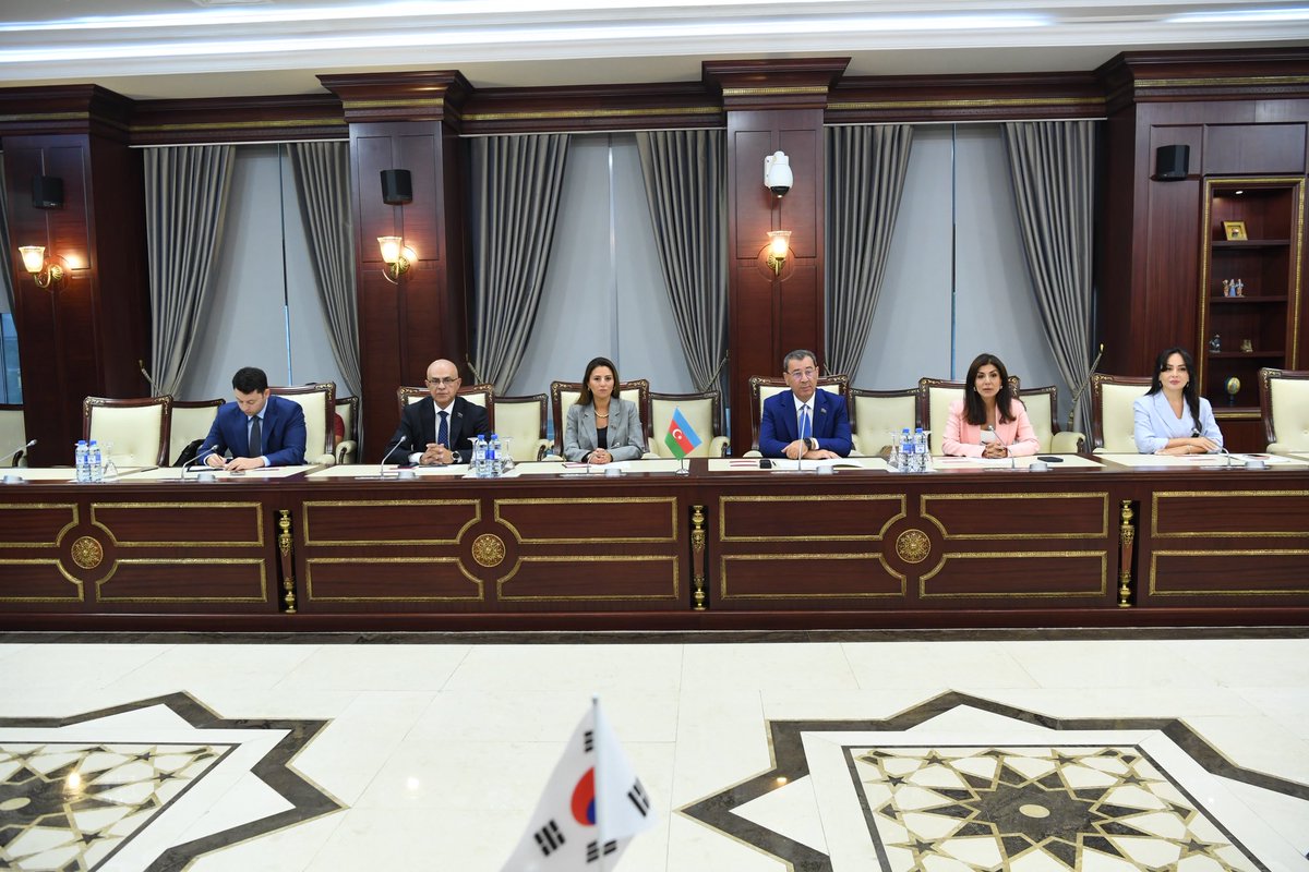 SevinjF's tweet photo. Milli Majlis Committee on Int’l Relations met w/ visiting delegation from Korea’s Nat’l Assembly Foreign Affairs Committee. Sides discussed strengthening parl. ties & deepening political dialogue btw Azerbaijan and Korea.
#Azerbaijan #Korea #MilliMajlis #Parliament #Diplomacy https://t.co/VzZjdqgXA6