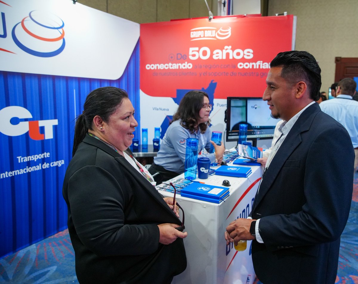 AdrianaMiraSV's tweet photo. ✅ Seguridad logística
✅ Transporte 

🚢 A través de nuestra #DiplomaciaEconómicaSV, promovemos a El Salvador como el hub logístico para Centroamérica, destacando su ubicación estratégica, la modernización de su infraestructura y un entorno favorable para los negocios. https://t.co/10hfXJwQxA