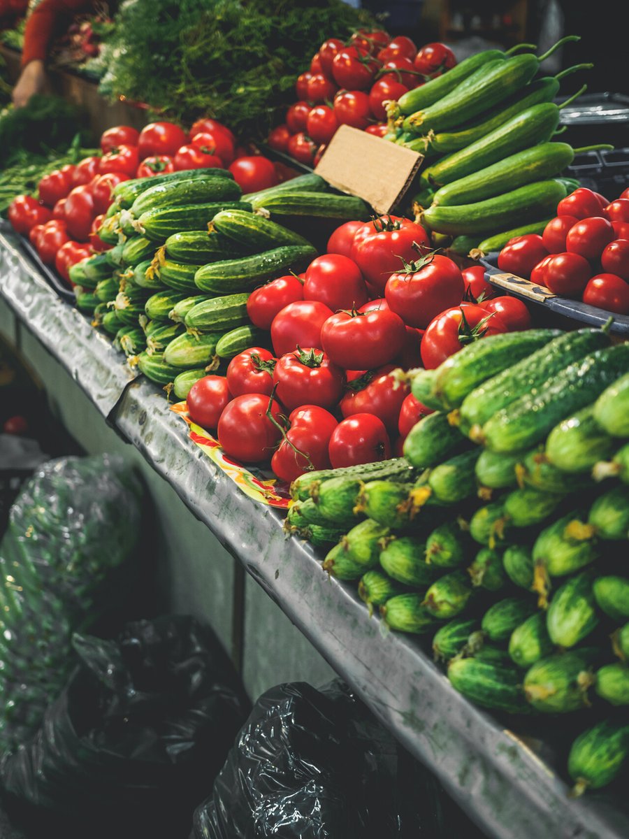 VolkanTekiw8xh's tweet photo. Just restocked our farm-fresh veggies u0026 free-range eggs! Crisp greens, juicy tomatoes, and creamy eggs perfect for today’s cooking—grab yours now at the local market stall! https://t.co/nR9z8ViYQp
