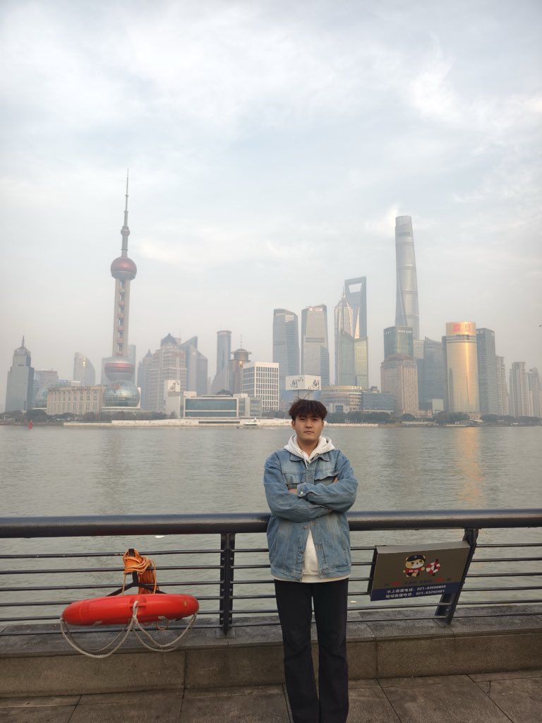 Aklzgel's tweet photo. Sensual Shanghai https://t.co/daIMInNwv8