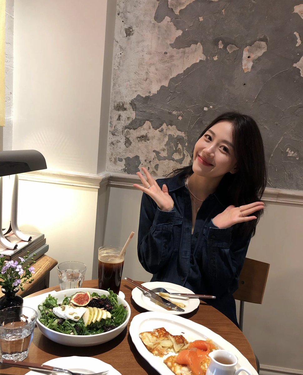 yangyang5202000's tweet photo. Most of the days, it is a plain daily life. There are no big surprises, just three meals, dawn and dusk, and busyness. We are busy making a living, running around in daily necessities, and often tend to ignore the scenery in front of us. https://t.co/mBQU1GdwWa