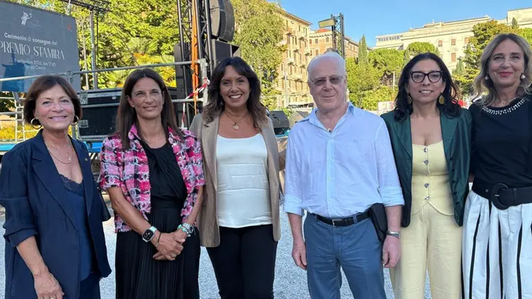 CnrIrbim's tweet photo. Il 4 settembre, nell’ambito delle iniziative della Festa del Mare, si è svolta la consegna del riconoscimento alla memoria di Gianna Fabi, ricercatrice di IRBIM-CNR Ancona che è stata profondamente legata allo studio del mare anconetano.
https://t.co/msDevDI02U
@CNRsocial_ https://t.co/RCktOElaeh