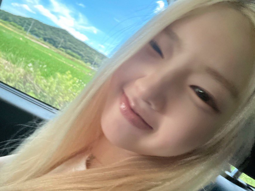 SEOHEEFRANCE's tweet photo. 📸 :: WVRS

#SEOHEE sur l’application !

#서희 #TUIDE #튜이드 https://t.co/bitcGT8EnZ