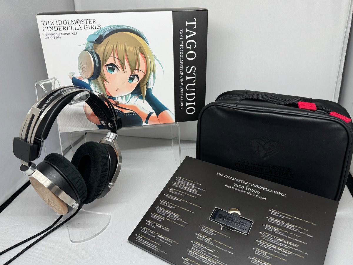 bo_kadenageo's tweet photo. 【入荷情報】
PAPA上尾店家電担当です!
#TAGOSTUDIO × #デレマス コラボモデルのヘッドホンが入荷致しました🆕
ハイレゾ音源入りUSBやロゴ付き専用ポーチが付属しています🎵
コラボ商品多数扱っておりますので、是非この機会に当店へお越しくださいませ❣️
#アイマス #BOOKOFF #多田李衣菜 #高垣楓 https://t.co/9byt1jfU4g