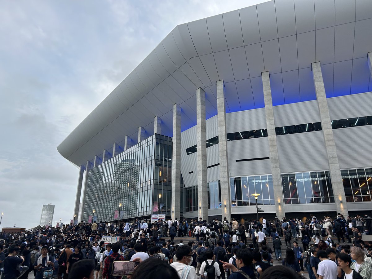 Chikaoka46147's tweet photo. いよいよ始まるーー！！😭🌟

「Once Upon a Stellar」まもなく開演✨
すいちゃんのステージ、楽しみすぎる…！！

ドキドキしてきた🥹🌌
みんな準備できてる？？
📡配信中！急げ！
👉https://t.co/yUFR9EoMCa

#きらめくほしまち
#星街すいせい https://t.co/CfdL3SQBoI