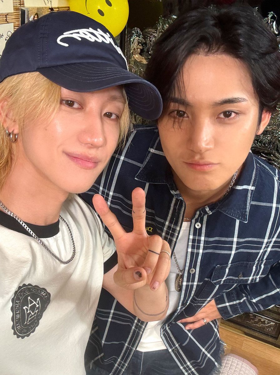 Hachi8dxo's tweet photo. せっかくのgyuhao dayだからもっといいもの描きたかったし動画だって作りたかったけど、テスト期間もあって作れなかった‥
#gyuhao #규잇 #奎八 https://t.co/EwqEltpLjM