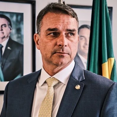 updatecharts's tweet photo. 🚨 Pesquisa BTG/Nexus aponta Flávio Bolsonaro numericamente À FRENTE de Lula no 2º turno, com 46% contra 45%. https://t.co/6KRc7uuUjE