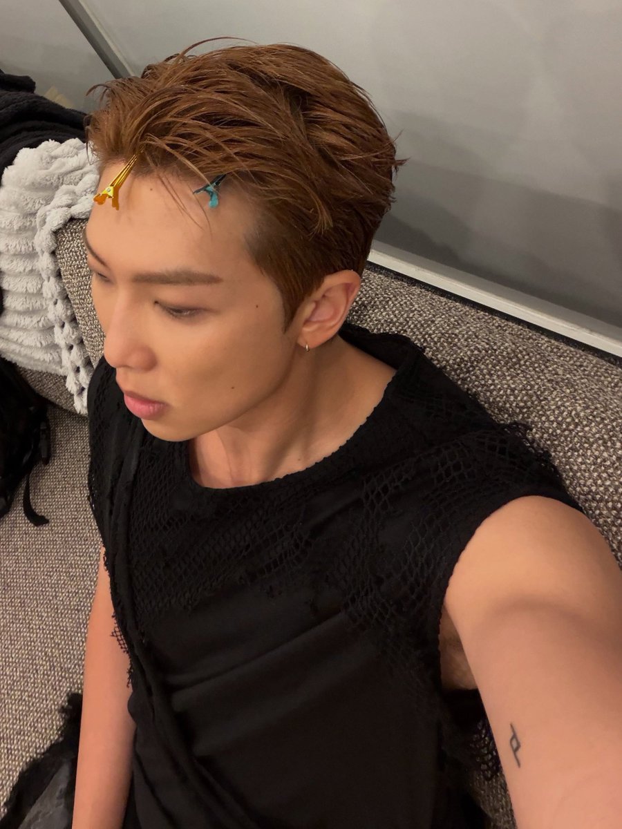 vjoonism's tweet photo. category being life-altering (mine) rkive selfies https://t.co/WxkOIcErcA