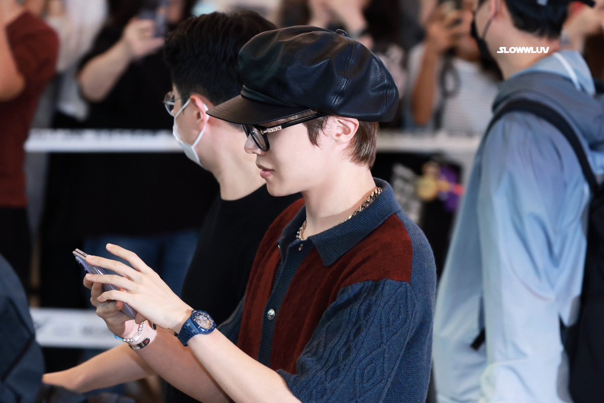 slowwluv's tweet photo. 260908 ICN

#제이홉 #호석 #방탄소년단 #BTS 
#JHOPE #HOSEOK #ジェイホープ @BTS_twt https://t.co/rMbcXWUHTL