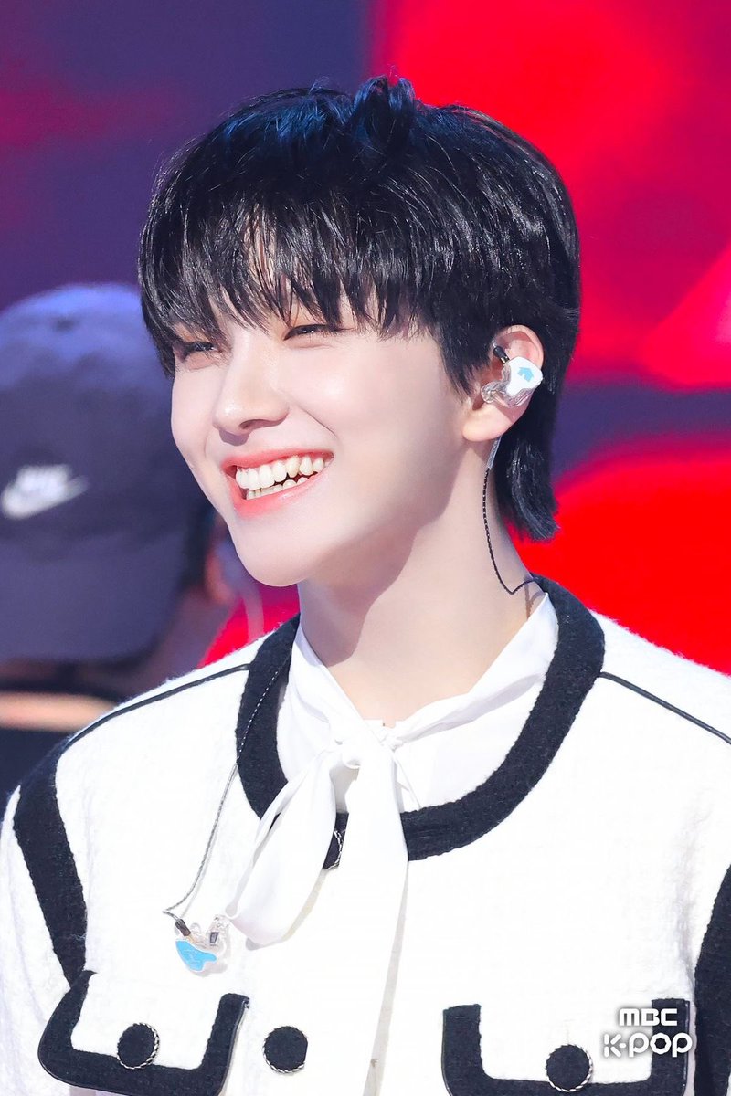 wouhack's tweet photo. 운학이 송곳니 너무 귀여움 https://t.co/T9LYmSWIUW