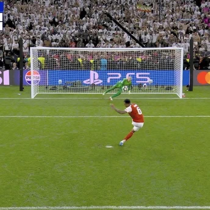 Easyblueca's tweet photo. Champions league is back, European virgin 😂😂 https://t.co/9FFxxkyt7Z