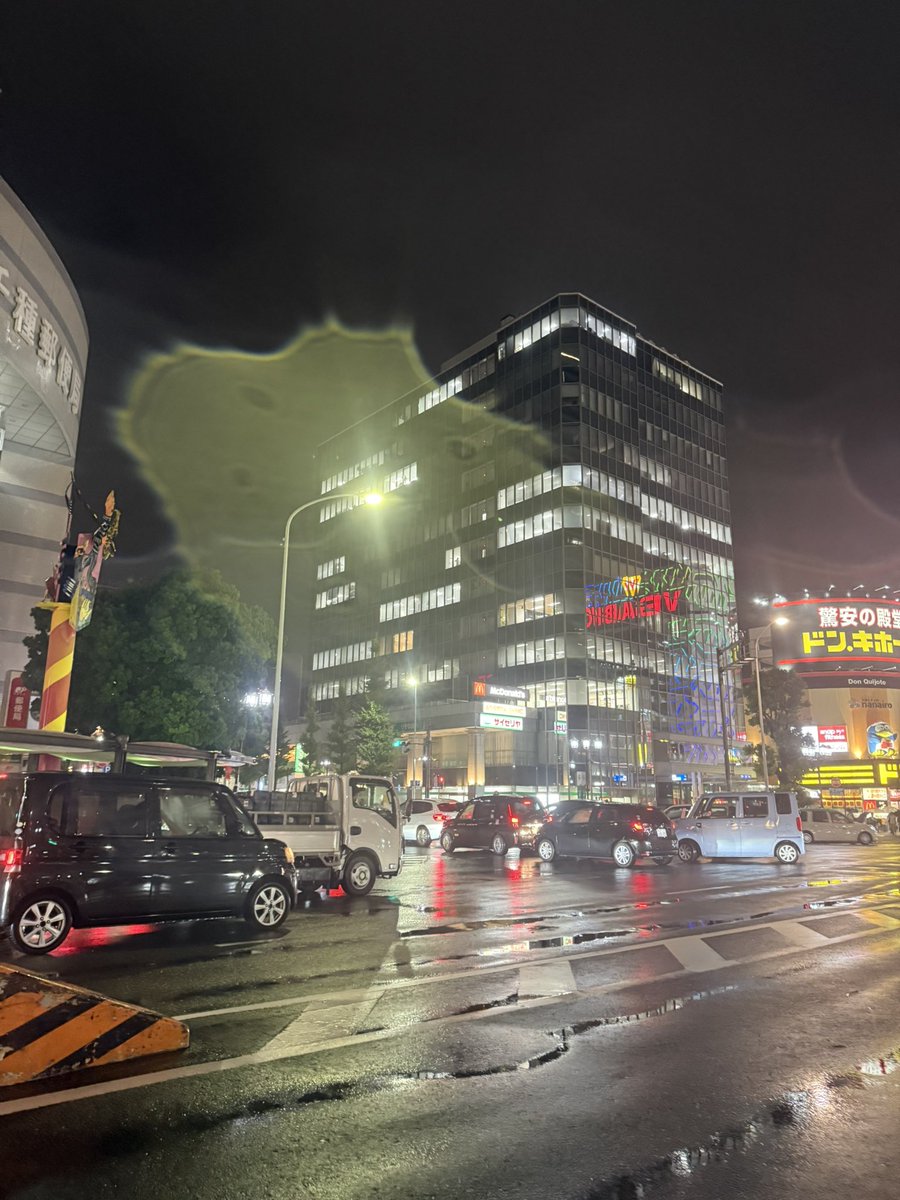 ponyo74's tweet photo. 東山通クッソ混んでるね。タクシーのったら乗ったでお財布がしんじゃうね。 https://t.co/ib1mwmO8gJ