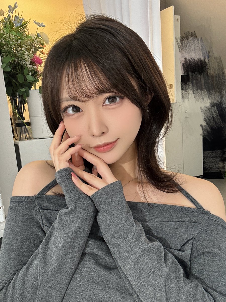 Hashi5_184's tweet photo. 韓国で撮影してきたよ💐
いつもと違うメイク…どうかな？？ https://t.co/xM3mNhBlD7