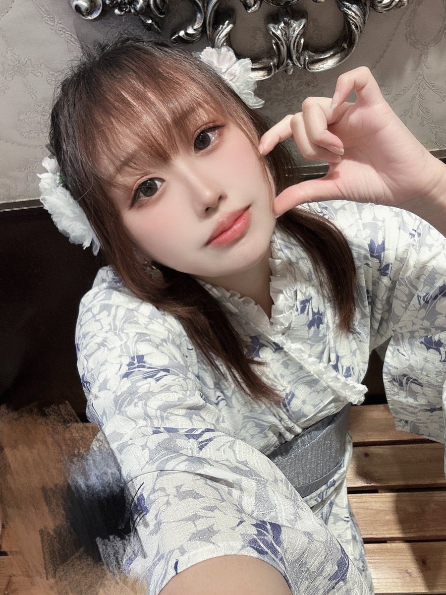 iroha_cos0's tweet photo. ぶりっ子ポーズしてるのに顔が虚無 https://t.co/zBbVr6eG7y